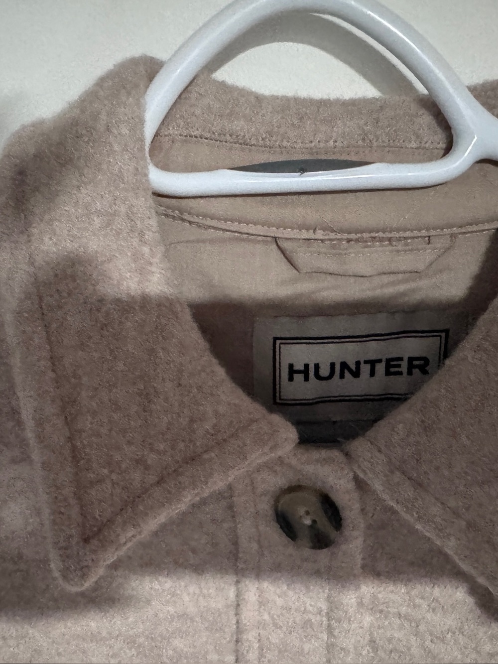 Hunter Beige with Classic Collar